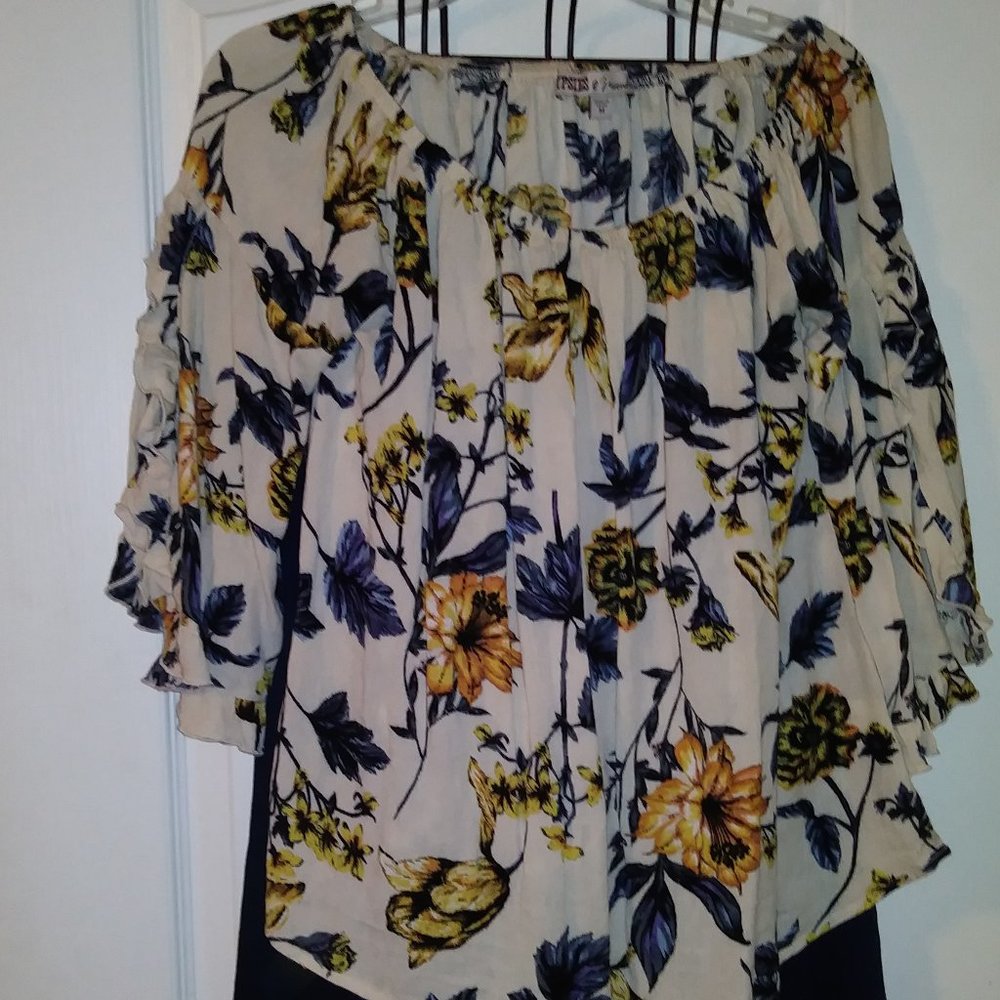 Gypsies and Moondust M Floral